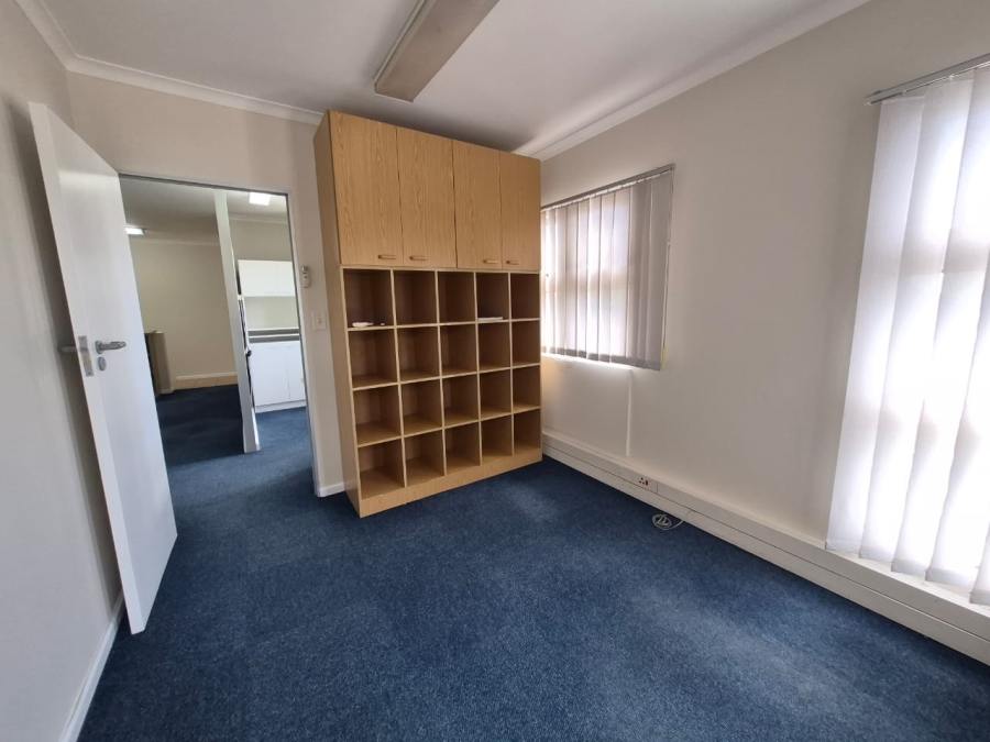 To Let Commercial Property for Rent in Pinelands Western Cape